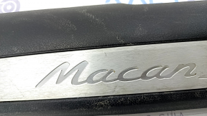 Накладка порога передня ліва Porsche Macan 15-18 чорна, зі вставкою хром Macan S, подряпини