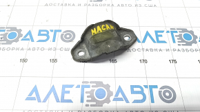 Скоба крепления переднего стабилизатора левая Porsche Macan 15-18