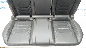Задний ряд сидений 2 ряд VW Jetta 19- GLI черная кожа, красная строчка, надорван, под чистку