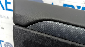 Обшивка двери карточка передняя левая VW Jetta 19- черная с черной вставкой кожа, подлокотник кожа, молдинг серый, вставка черный глянец, вмятины на коже