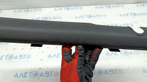 Накладка порога передня внутрішня ліва Hyundai Elantra AD 17-20 черн, подряпини