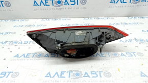 Ліхтар внутрішній кришка багажника правий Hyundai Elantra AD 17-18 дорест галоген, подряпини