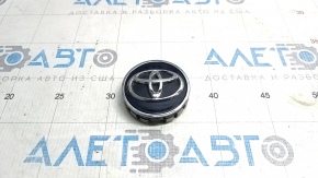 Центральний ковпачок на диск Toyota Camry v70 18-62мм