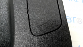 Обшивка кришки багажника VW Passat b8 16-19 USA чорна, подряпини