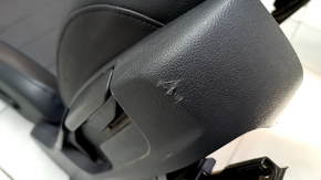 Пасажирське сидіння VW Passat b8 16-19 USA з airbag, механічне, чорна шкіра, подряпини на пластиці