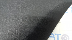 Накладка центральної стійки нижня права VW Passat b8 16-19 USA чорна, подряпини