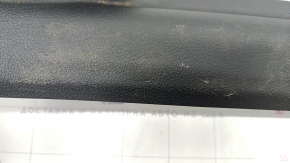 Накладка порога внутренняя правая VW Passat b8 16-19 USA черная, царапины