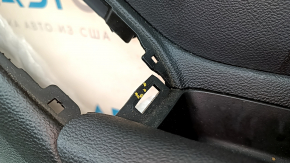 Обшивка дверей картка передня права Chevrolet Trax 17-20 чорна, подряпини, надлом креп