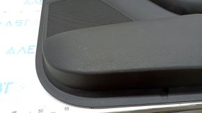 Обшивка двери карточка передняя правая Chevrolet Trax 17-20 черная, царапины, надлом креп