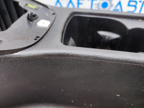 Консоль центральна підлокітник та підсклянники Ford Focus mk3 15-18 рест, черн, подряпини