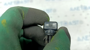 Датчик температуры окружающего воздуха Chevrolet Trax 15-22 слом креп