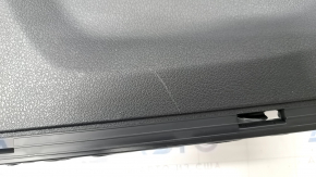 Обшивка двери багажника нижняя Mercedes W167 GLE 350 450 20-23 черная, верхняя часть, царапины, надломано крепление