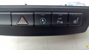 Панель кнопок аварійки Infiniti QX30 17- з підігрівом сидінь, потерта кнопка