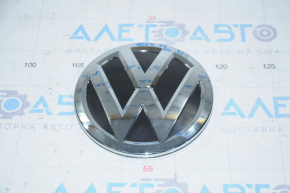 Эмблема решетки радиатора grill VW Passat b8 16-19 USA новый неоригинал