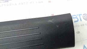 Накладка порога внутрішня передня права Mercedes W167 GLE 350 450 20-23 чорна, подряпини