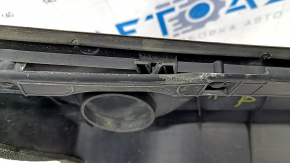 Грати двірників пластик Hyundai Sonata 15-19 зламане кріплення, немає фрагментів ущільнювача