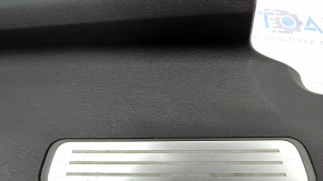 Накладка порога задняя правая внутренняя Volvo XC90 16-22 с подсветкой, черная, царапины