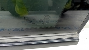 Форточка глухое стекло задняя правая Audi Q7 16- тонировка, с молдингом черн, полезла краска
