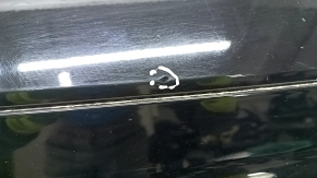 Накладка двери нижняя задняя правая Audi Q7 16-19 черн молдинг, quattro, тычка, трещина в креплении