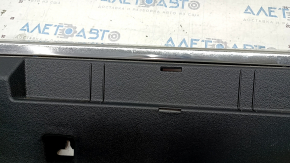 Накладка отвору багажника Audi Q7 16-19 чорний з хромом, подряпини