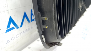 Решетка радиатора grill без значка Volvo XC90 16-19 черная, обрамление хром, сломано крепление