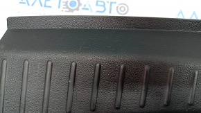 Накладка отвору багажника Ford Escape MK3 16-19 чорна, подряпини, потерта