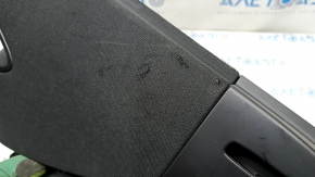 Накладка задней форточки правая Audi Q7 16- черн, царапины, надрывы