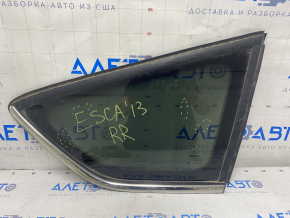 Форточка глухое стекло задняя правая Ford Escape MK3 13-19 хром царапины на хроме, царапины на стекле