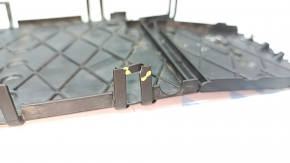 Розподільна плита АКБ Volvo XC90 16- зламані засувки