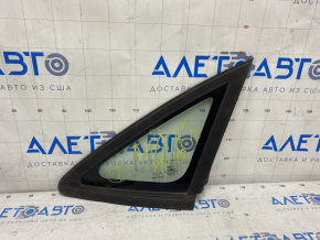 Форточка глухое стекло задняя правая Ford Fiesta 11-19 4d мат царапины на стекле