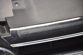Решітка радіатора grill VW Jetta 15-18 USA зі значком, з хромом, подряпини, пісок
