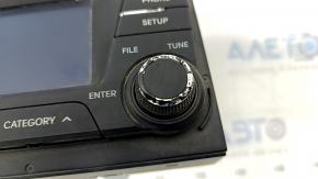Магнитофон радио Kia Optima 11-15 малый дисплей, облез хром, потерта клавиша