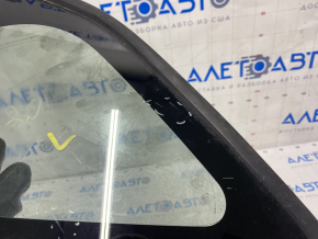 Форточка глухое стекло задняя правая Toyota Prius 20 04-09 царапины на стекле