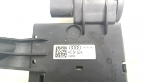Распределительная плита АКБ Audi Q7 16-19 подкапотная
