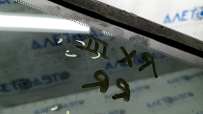Форточка глухое стекло задняя правая Lexus RX350 RX450h 10-15 хром царапины на хроме, царапины на стекле
