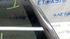 Форточка глухое стекло задняя левая Hyundai Santa FE Sport 13-18 хром, царапины на хроме, царапины на стекле