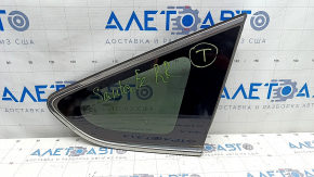 Форточка глухое стекло задняя правая Hyundai Santa FE Sport 13-18 хром, царапины на хроме