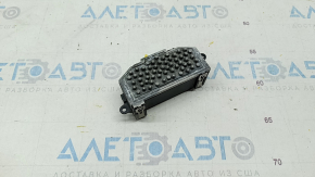 Резистор печі Audi A4 B8 08-16 тип1
