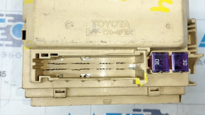 Блок предохранителей подторпедный Toyota Camry v40 надломан корпус, трещины
