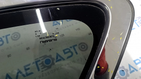 Форточка глухое стекло задняя правая Subaru Outback 15-19 черный оттенок, царапины на хроме, царапины на стекле