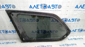 Форточка глухое стекло задняя правая Nissan Pathfinder 13-20 царапины на стекле