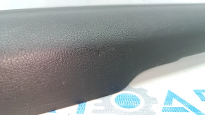 Накладка порога передня права всередину Hyundai Elantra UD 11-16 чорна, потерта