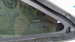 Форточка глухе скло задня права Toyota Venza 21- хром, зламані напрямки
