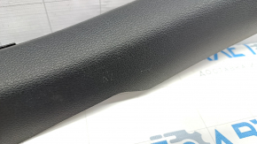 Накладка порога задняя левая внутр Hyundai Sonata 15-19 черная, потёрта