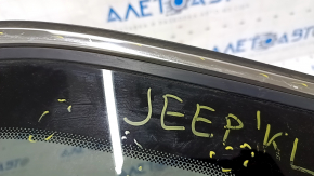 Форточка глухое стекло задняя правая Jeep Cherokee KL 14-18 хром царапины на хроме, царапины на стекле