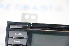 Магнитофон, радио, проигрыватель Nissan Leaf 18-22 трещина