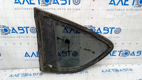 Форточка глухое стекло задняя правая Subaru b9 Tribeca царапины на стекле