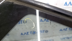 Форточка глухое стекло задняя правая Subaru b10 Tribeca царапины на стекле