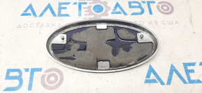Эмблема задняя Subaru Outback 15-19 мелкие царапины, полез хром внутри, тычка на хроме