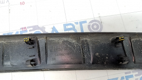 Накладка заднего бампера верхняя Ford Explorer 20- царапины, трещины в креплениях